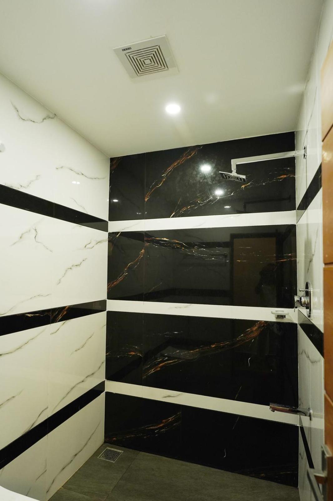 Hotel Krishnakripa Premium Residency à Kochi Extérieur photo