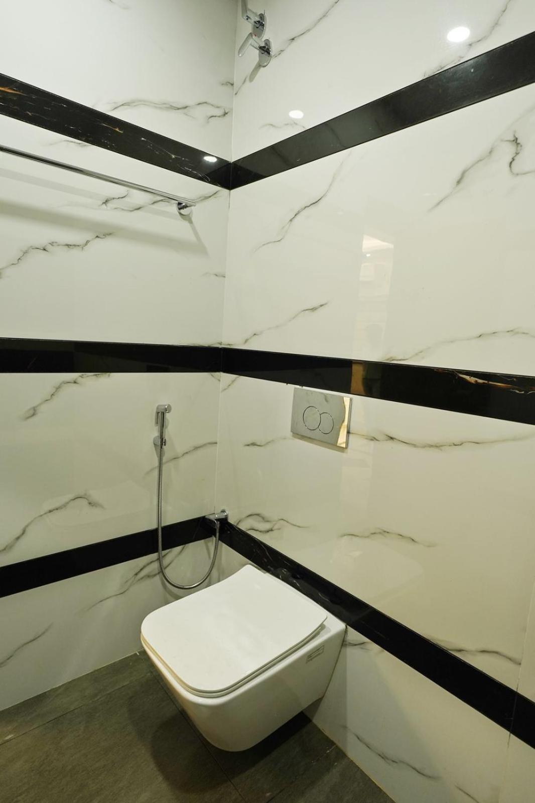Hotel Krishnakripa Premium Residency à Kochi Extérieur photo