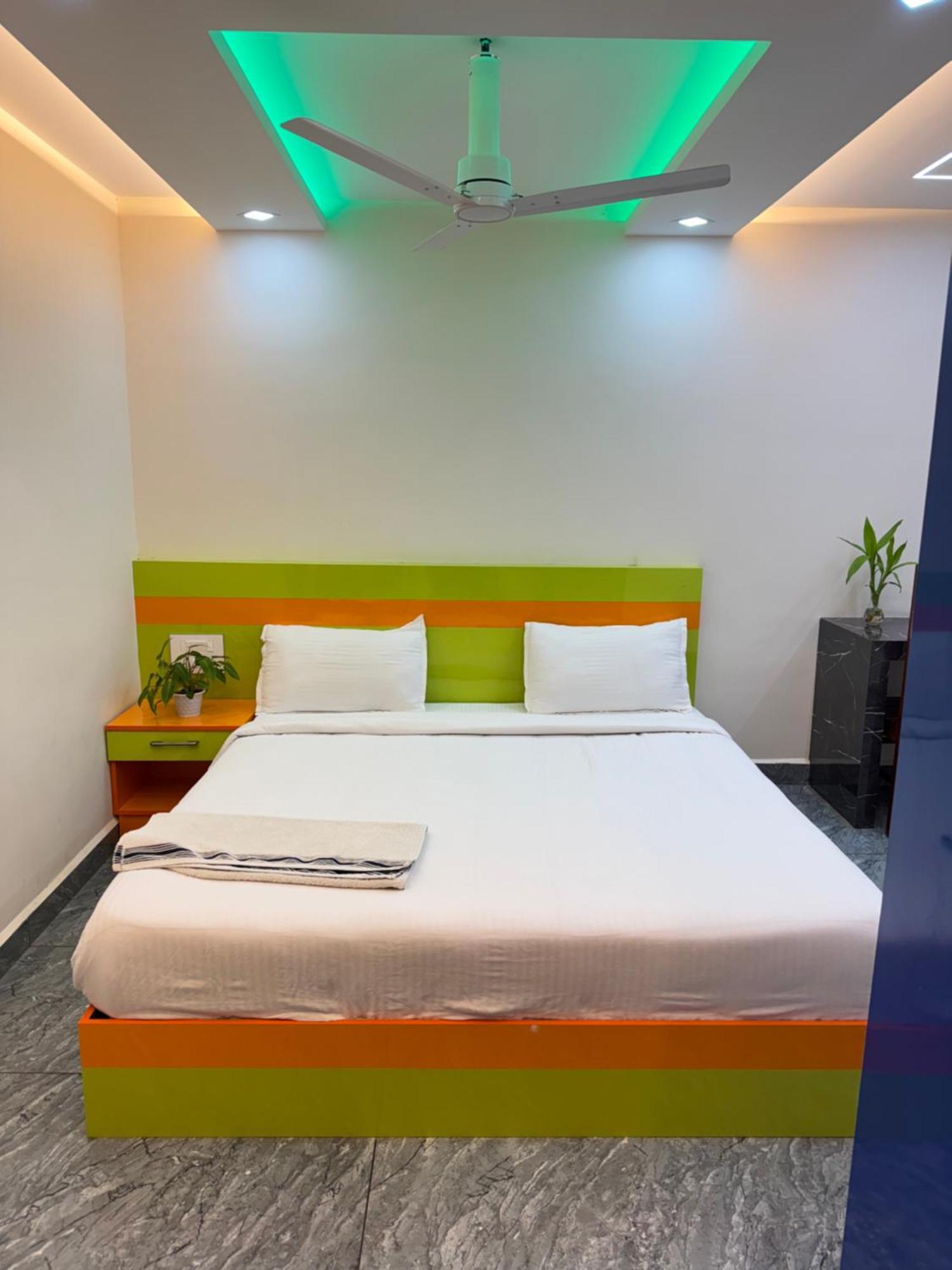 Hotel Krishnakripa Premium Residency à Kochi Extérieur photo